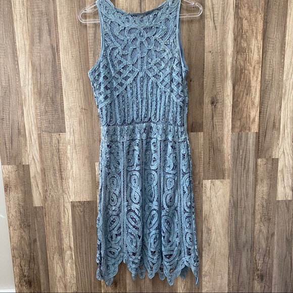 Vintage Lace Dress - Picture 2 of 6